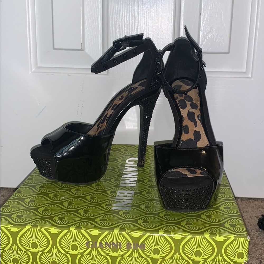 Gianni Bini Black Stud Pumps Women’s Size 6